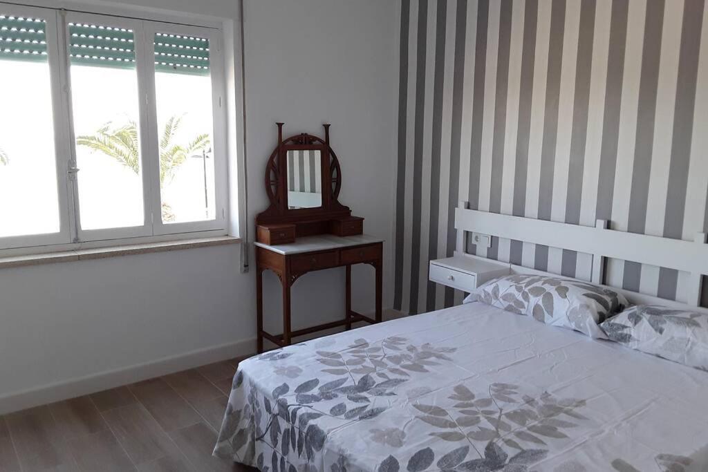 Piso En Primera Linea Con Wifi Y Vistas Al Mar Lo Pagán Exteriör bild